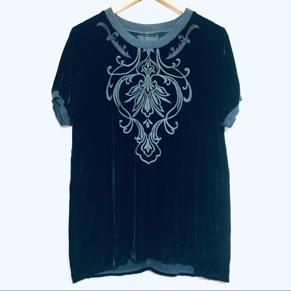 Johnny Was Black Crushed Velvet Detail Embroidery Short Sleeve Top Size XS
